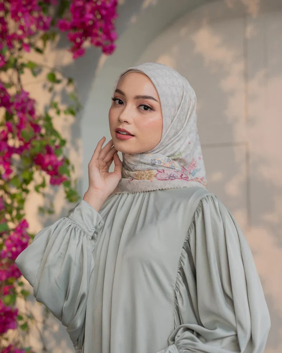 hijab segi empat