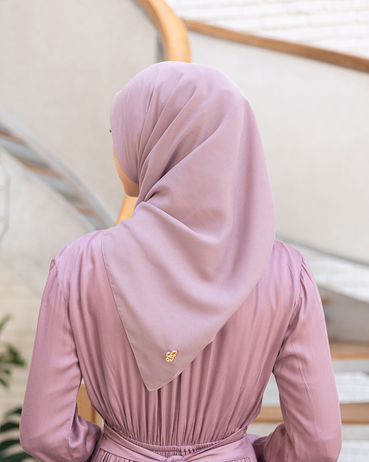 Naima Scraf in Lilac