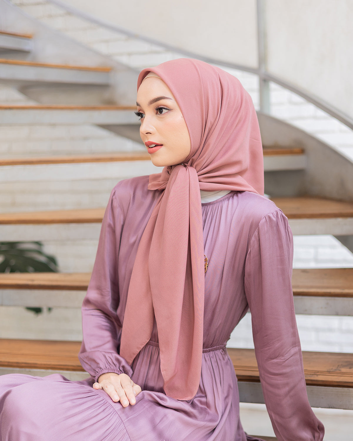 Naima Scraf in Old Tan
