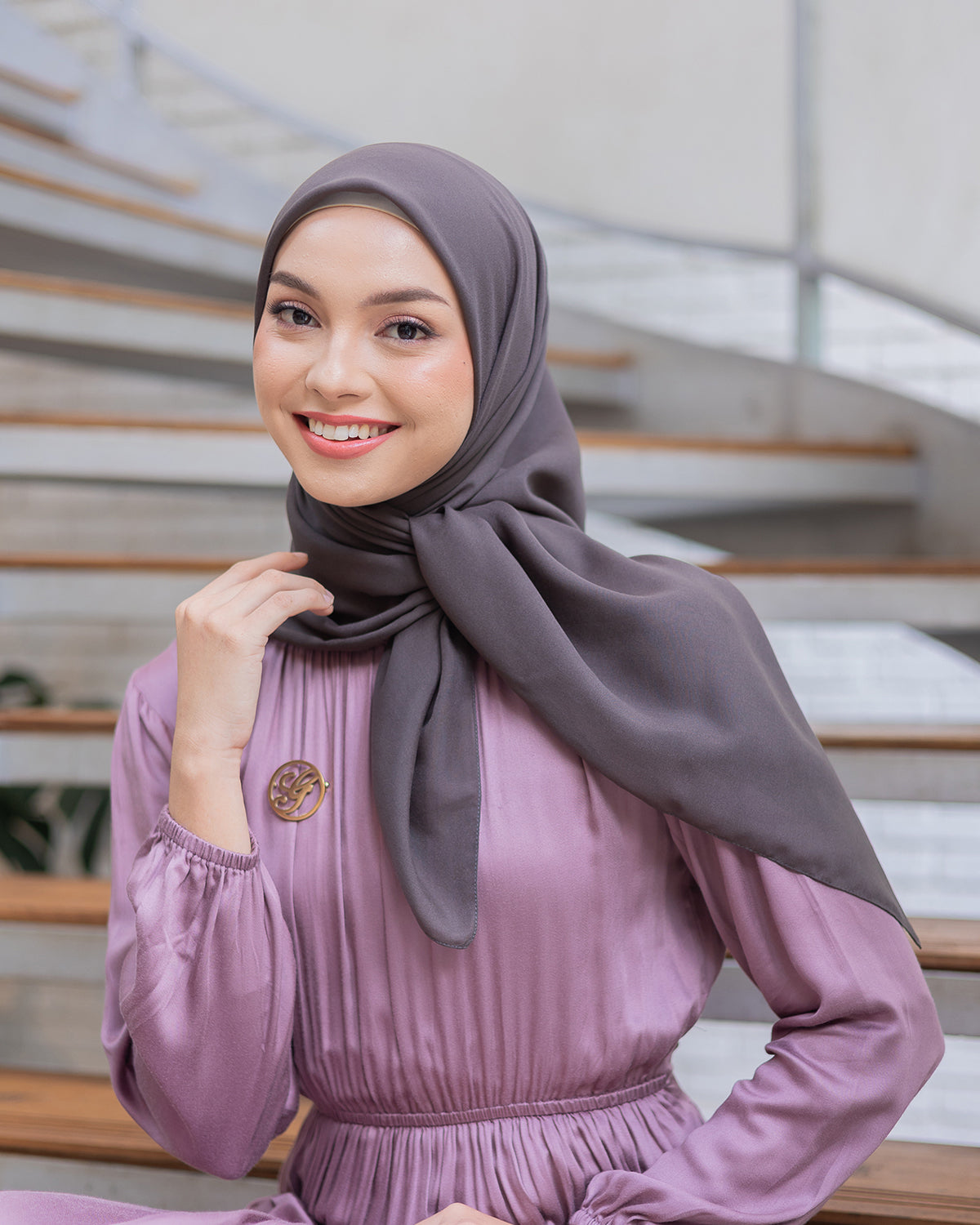 Naima Scraf in Ash Grey