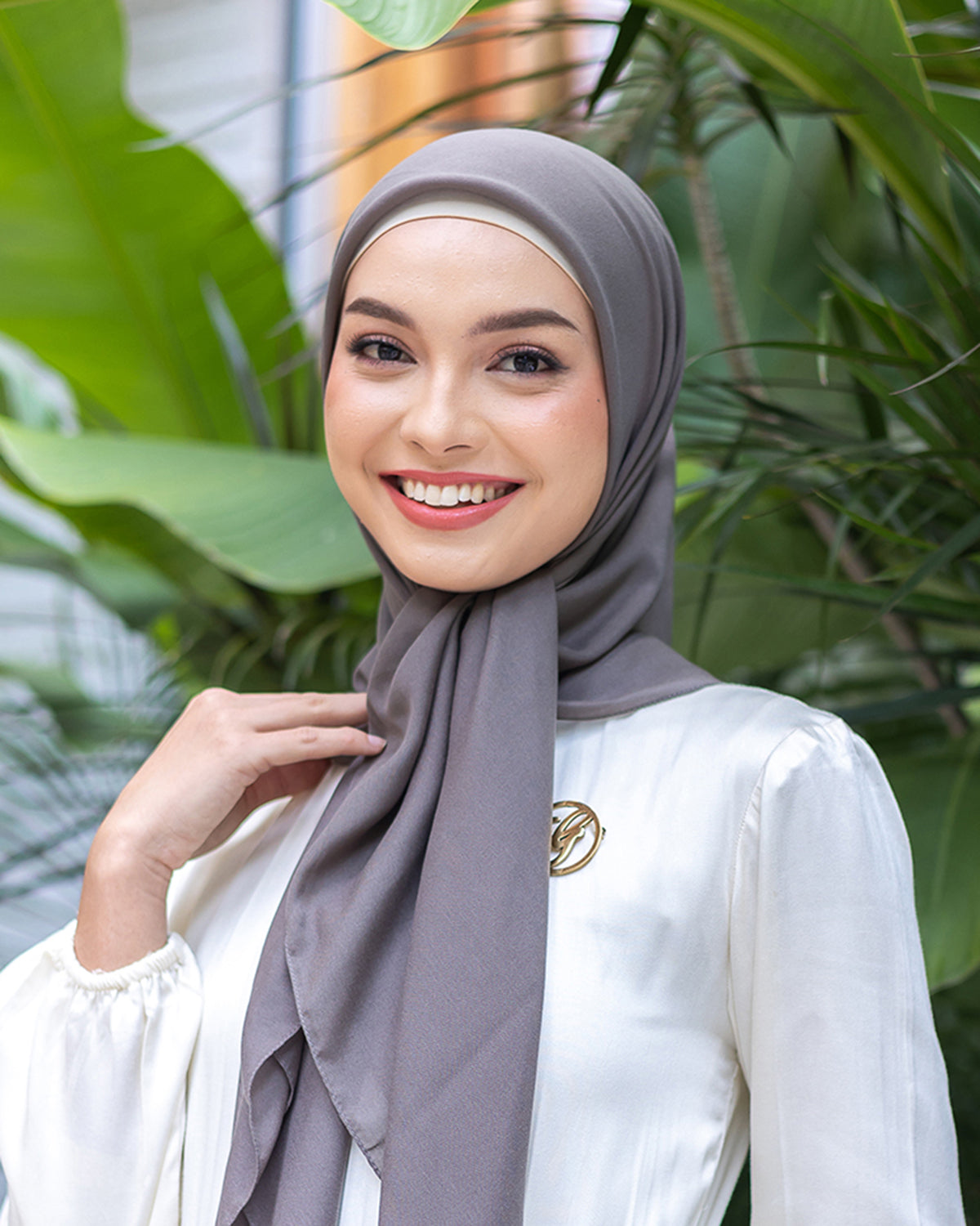 Naima Scraf in Pebble