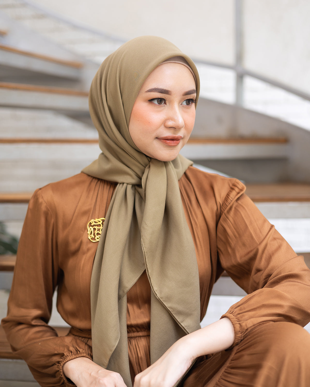 Naima Scraf in Aloe