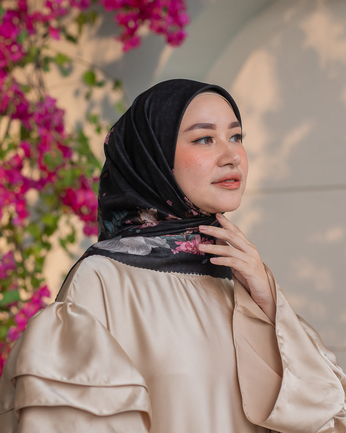 Rumi Scarf in Black Swan