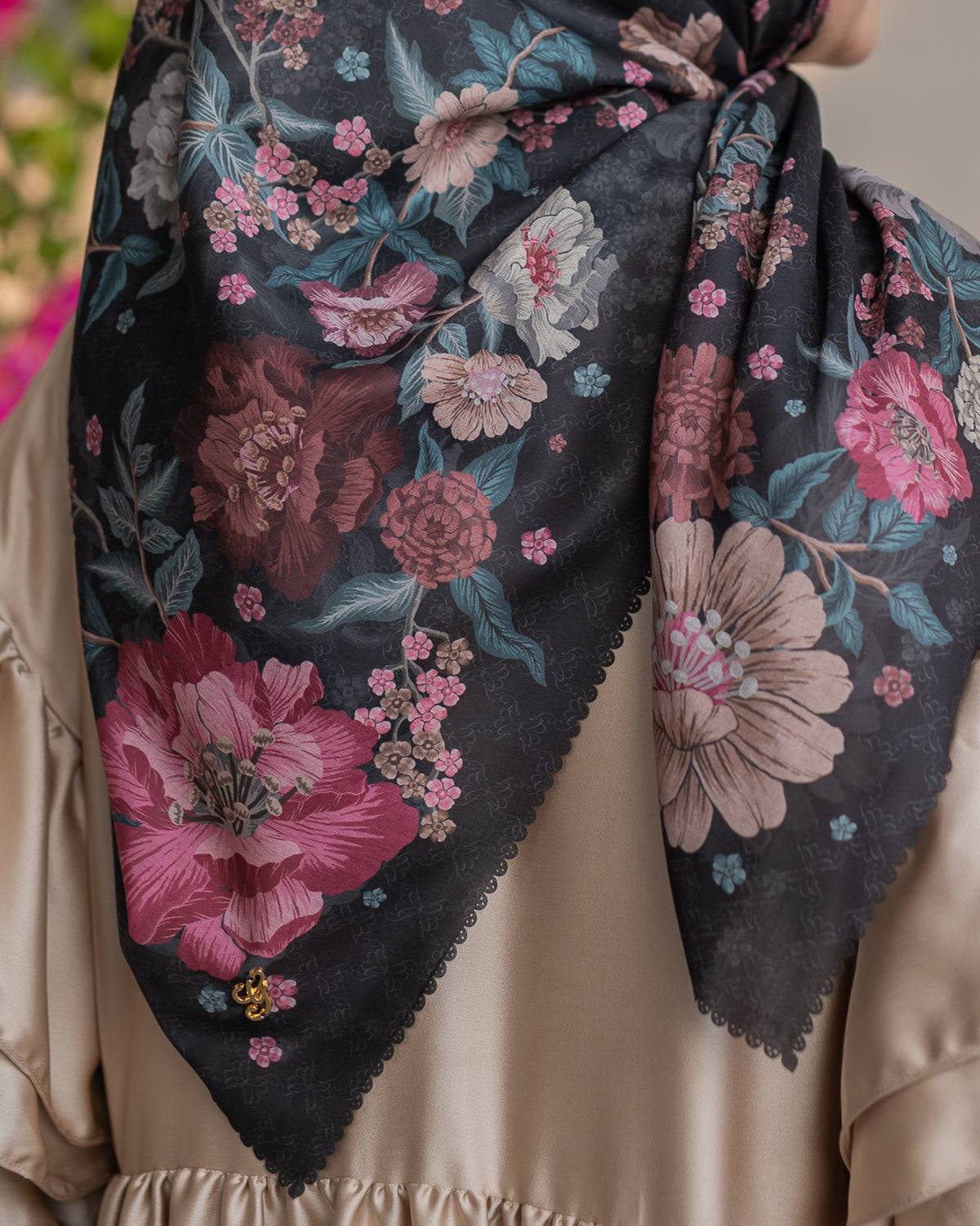 Rumi Scarf in Black Swan