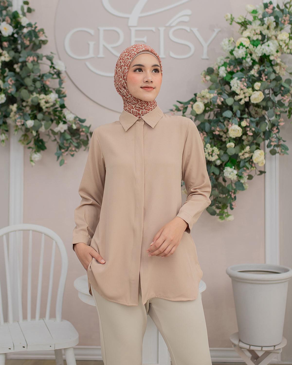 Namira Shirt in Hazelnut