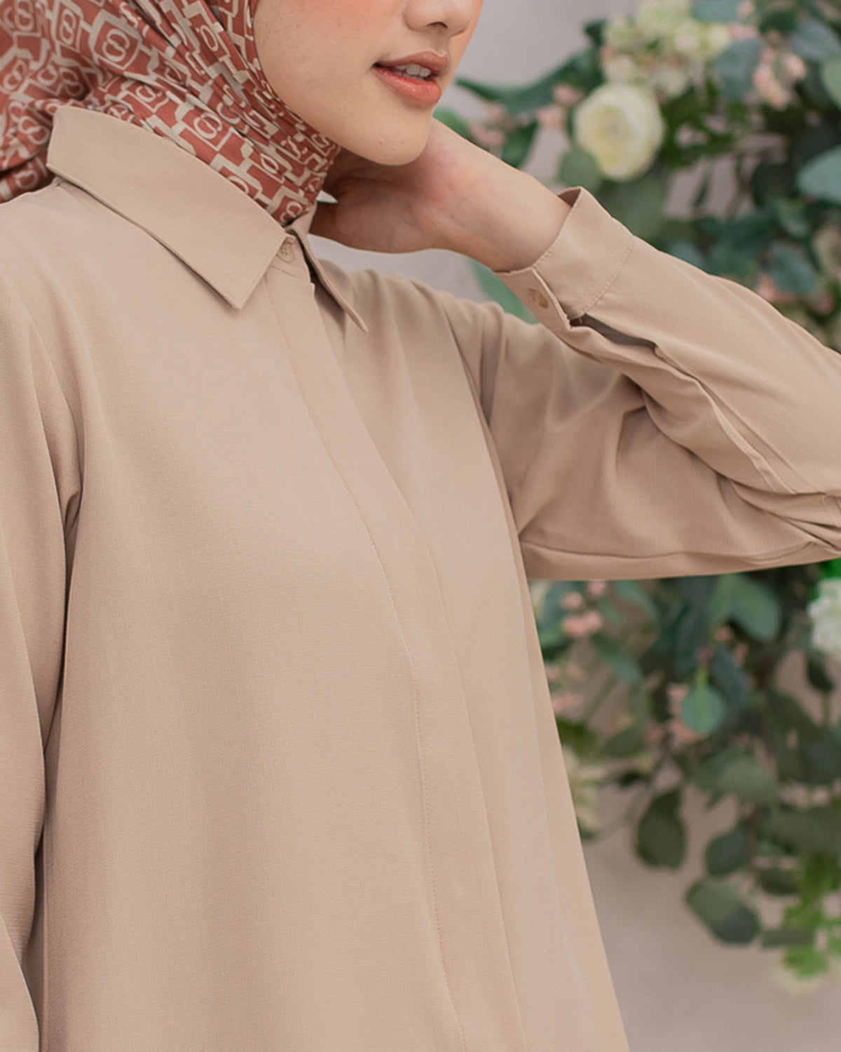 Namira Shirt in Hazelnut