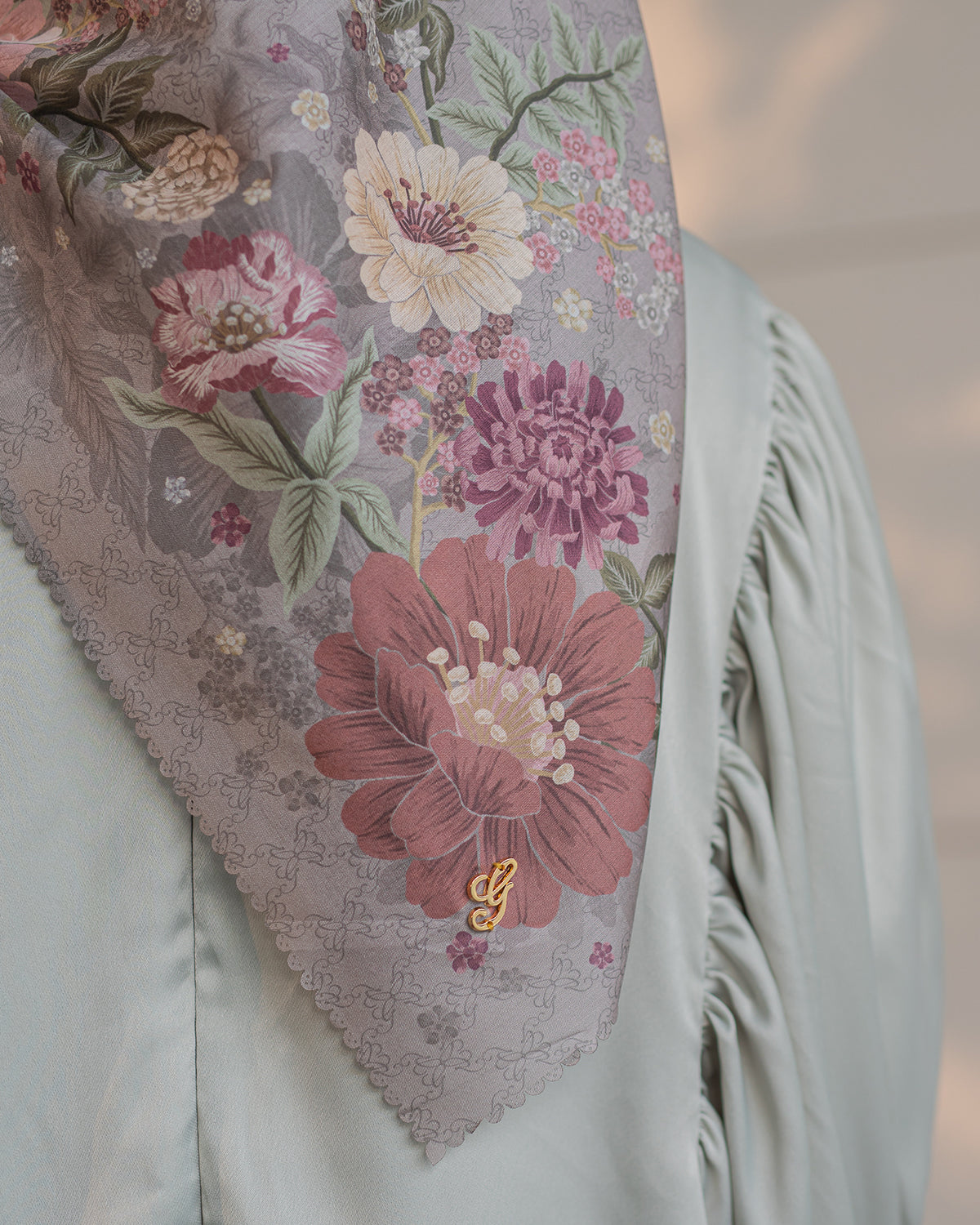Rumi Scarf in Moven