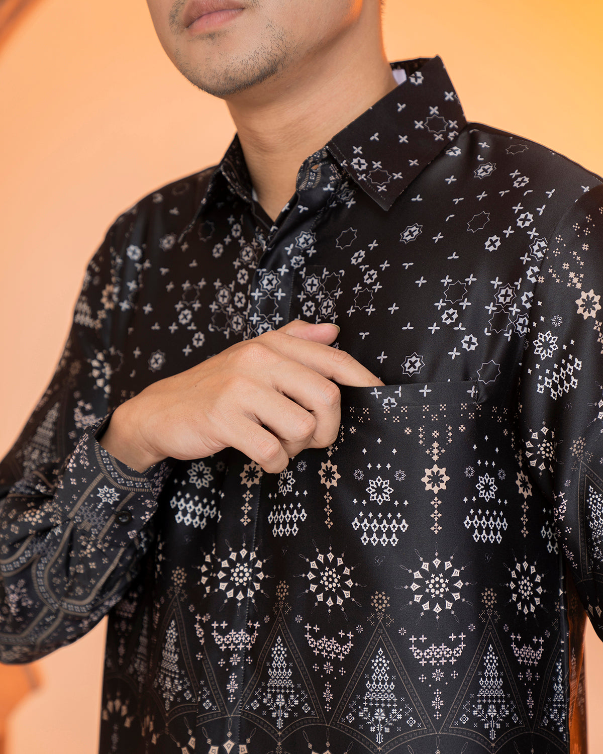 Madinah Koko Panjang in Raven Black