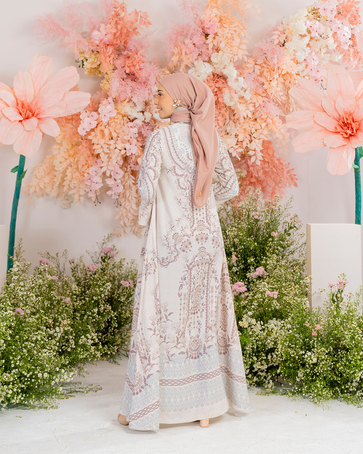 Mulia Dress in White Marble-