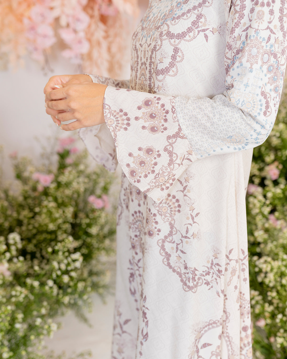 Mulia Dress in White Marble-