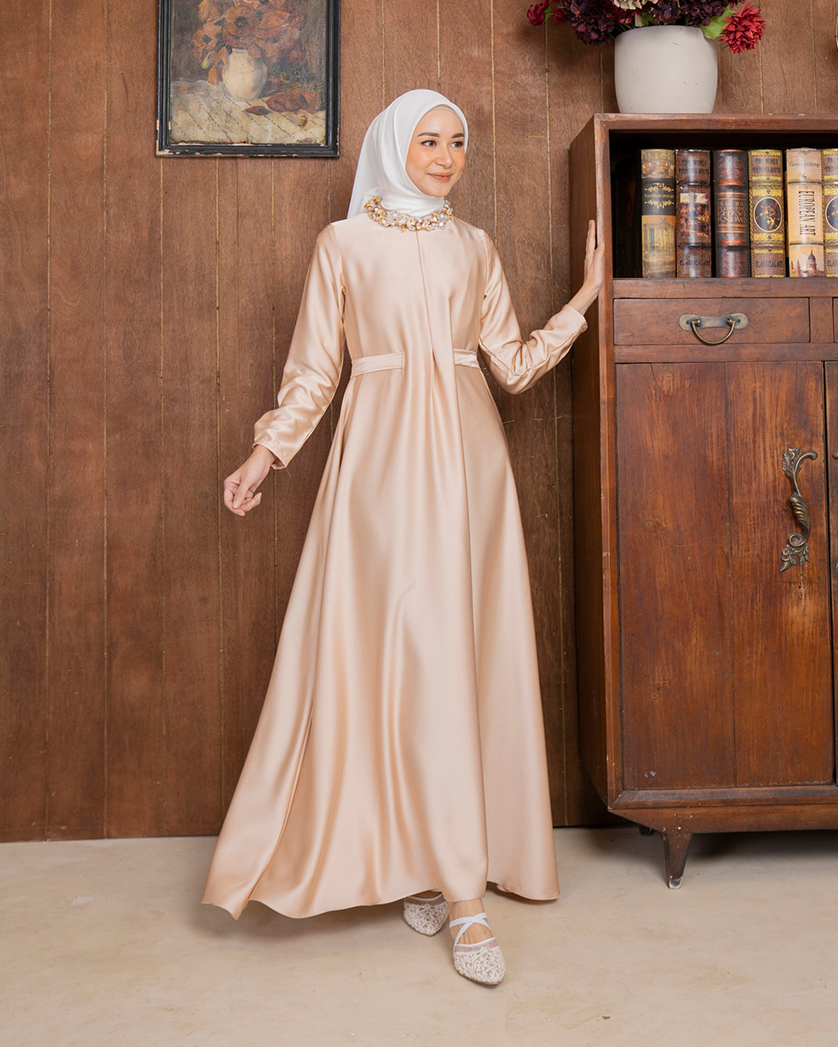 Dealova Plain in Creamy Gold