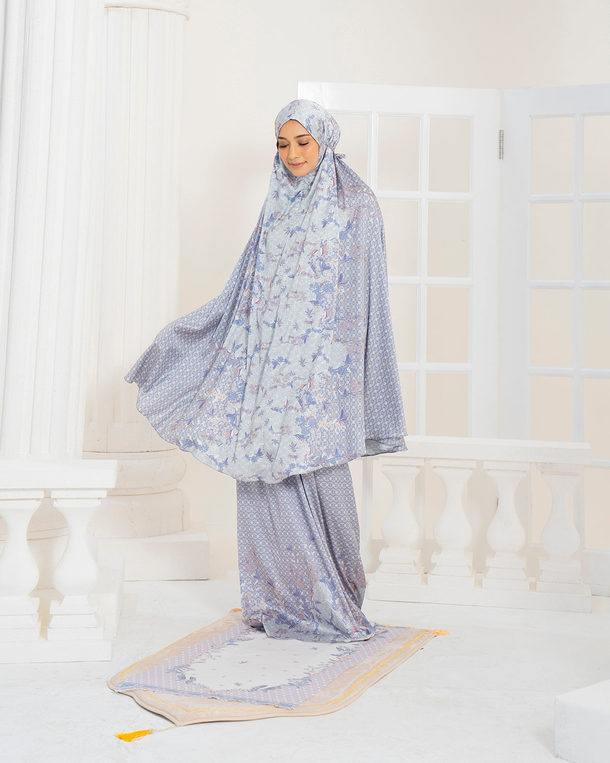 Jameela Prayer set in Venera Blue