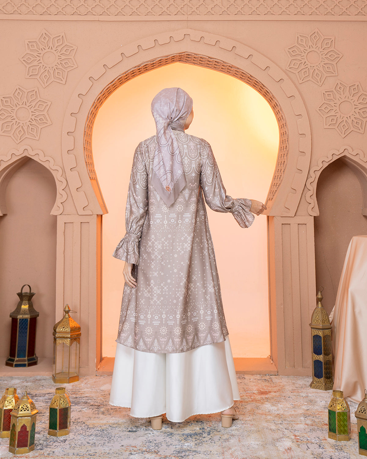 Madinah Tunik in Blanch Almond