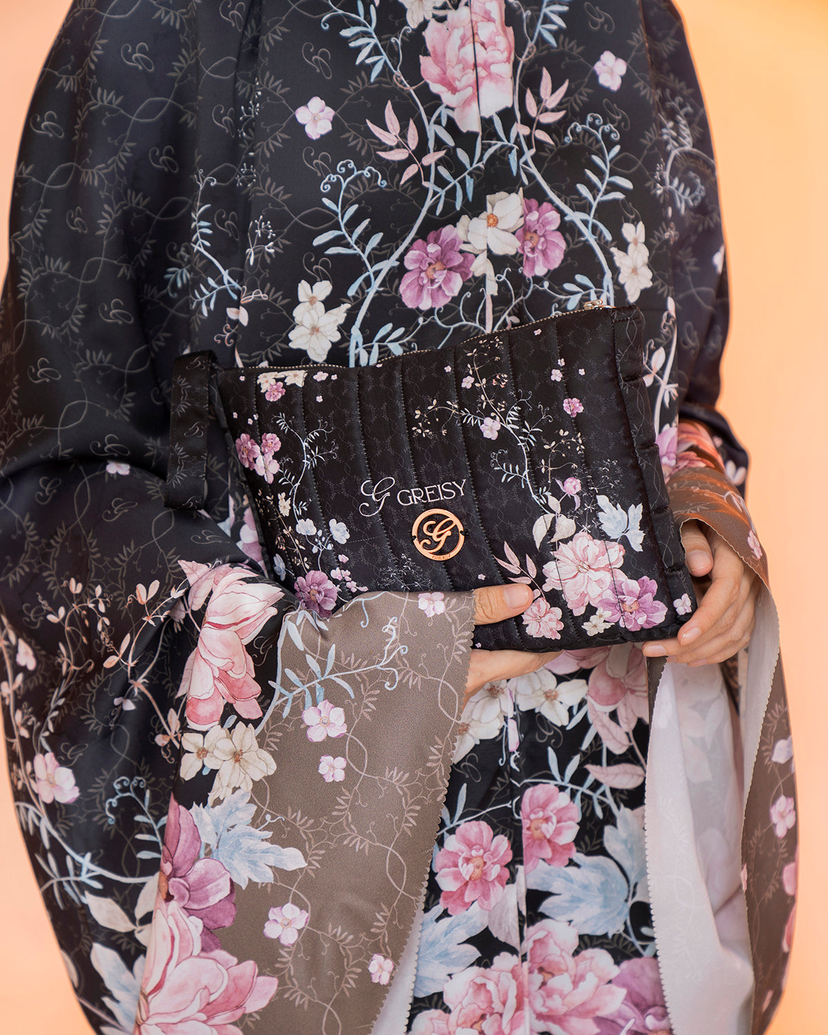 Peony Prayer set in Hara