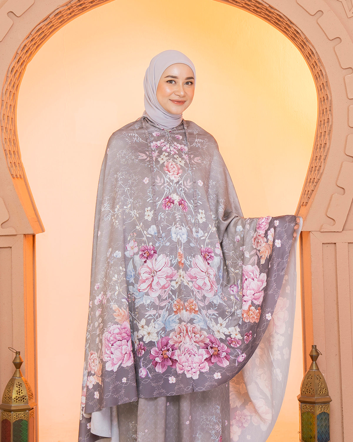 Peony Prayer set in Kenari