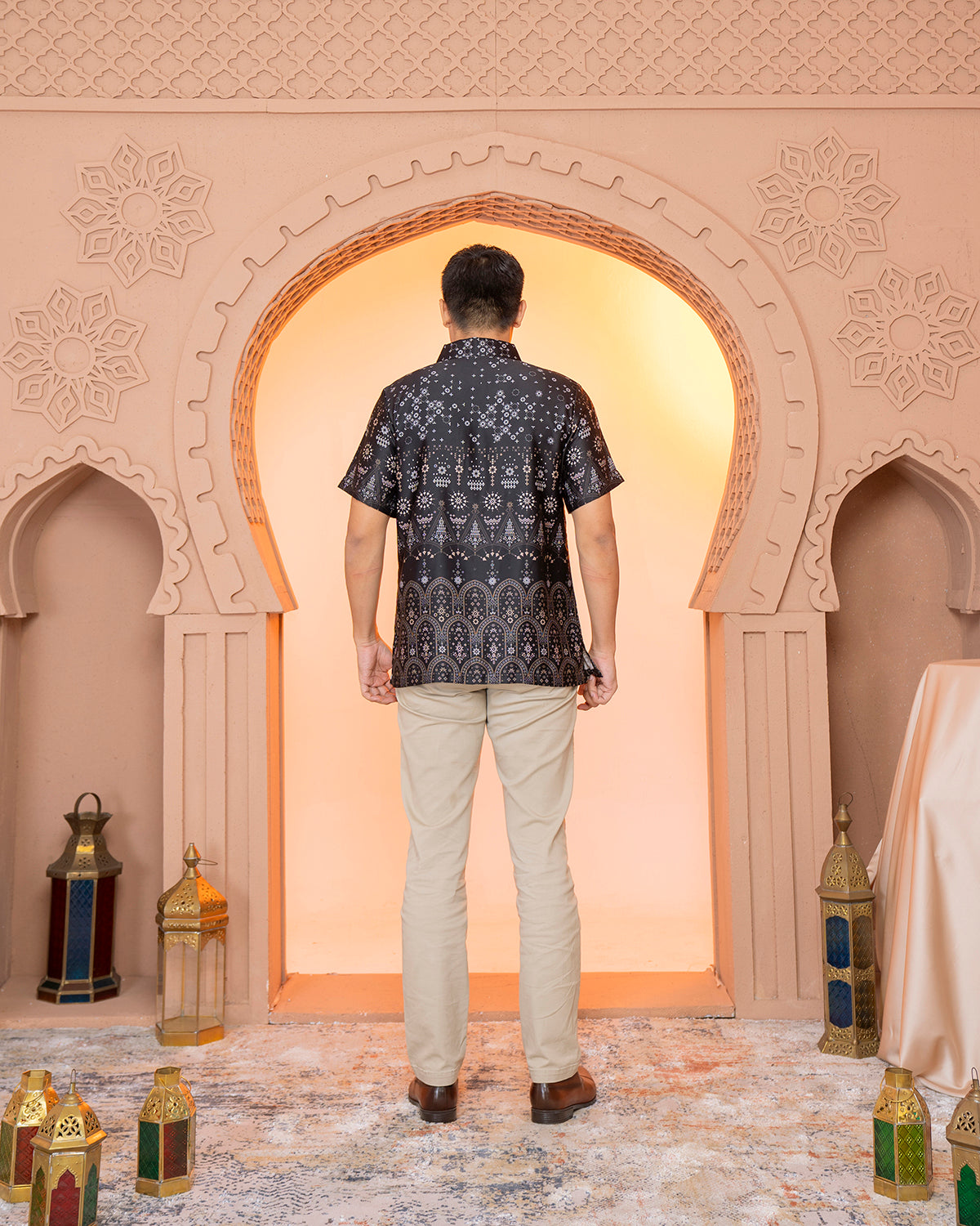 Madinah Koko Pendek in Raven Black