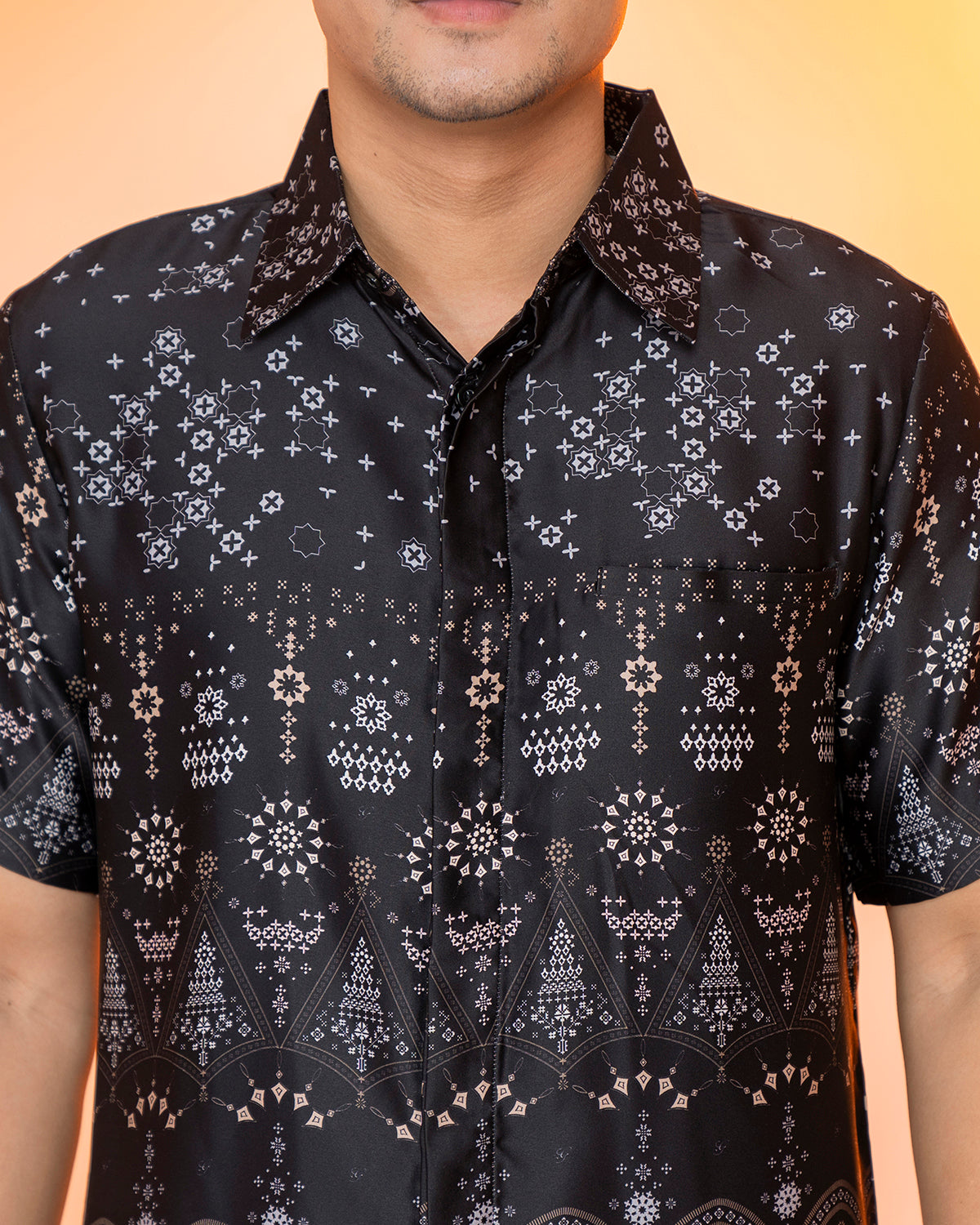 Madinah Koko Pendek in Raven Black