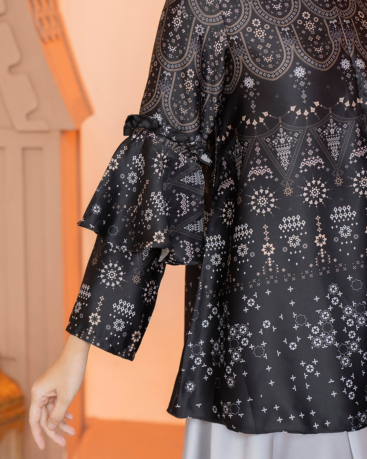 Madinah Blouse in Raven Black