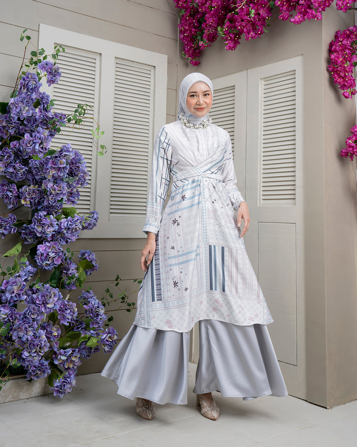 Pulang Tunik in White Cliff