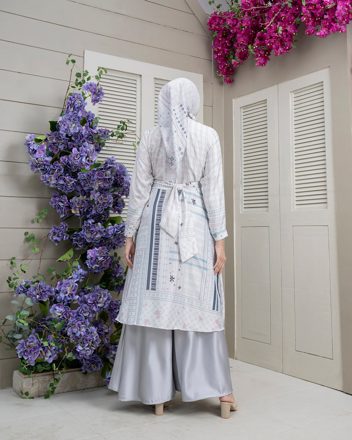 Pulang Tunik in White Cliff