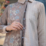 Velmora Blouse in Mocca