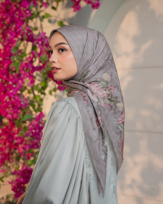 Rumi Scarf in Moven