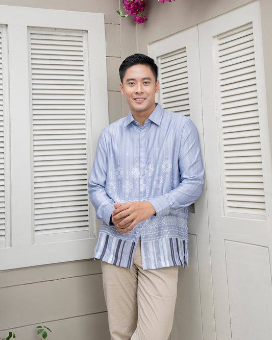 Pulang Koko Panjang in Wisteria